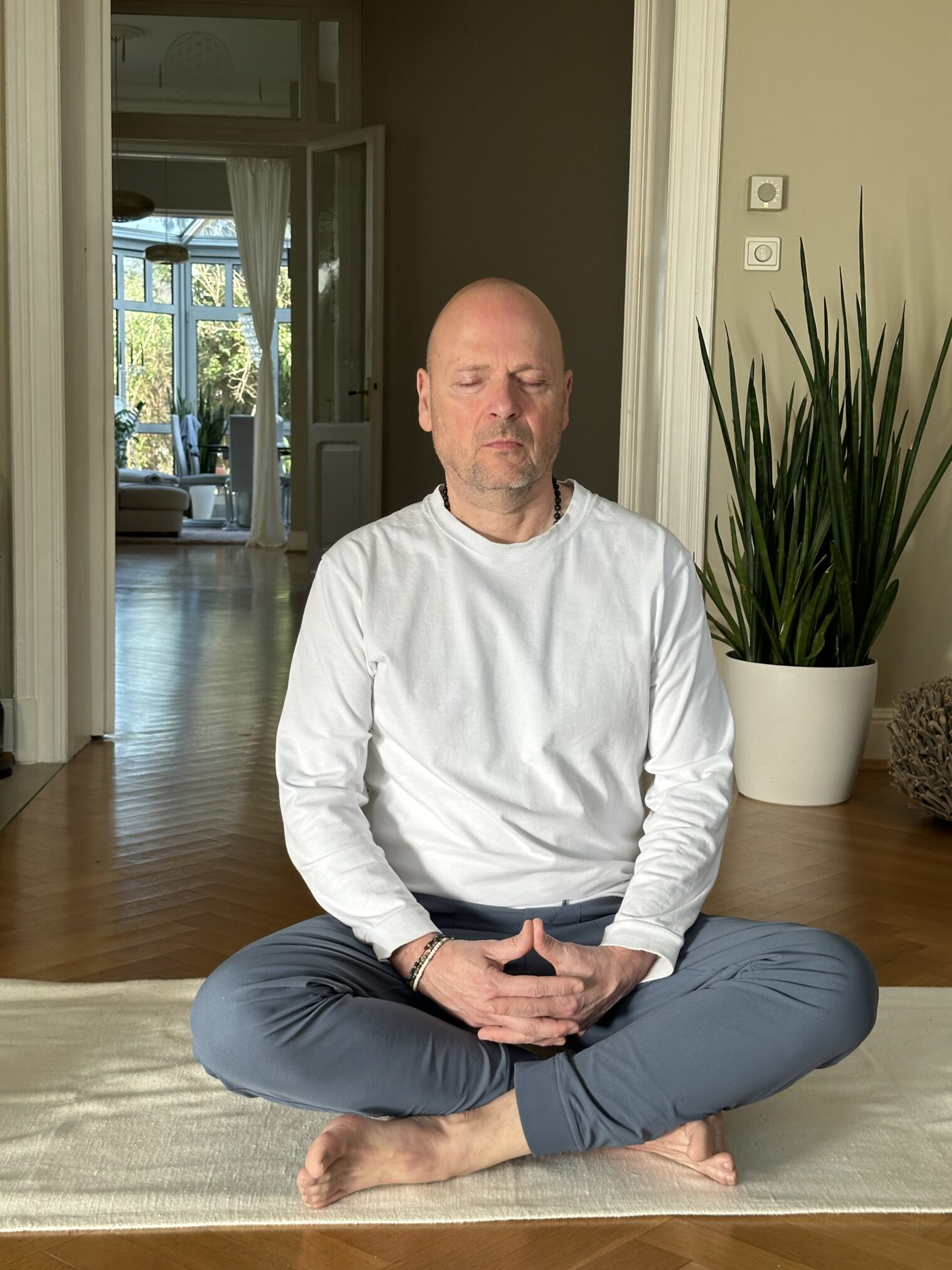 René Günther, Yogalehrer
